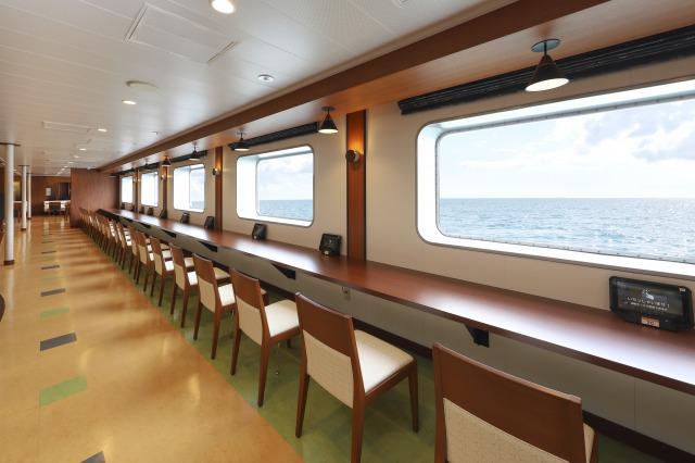 海を見ながら食事ができるレストラン