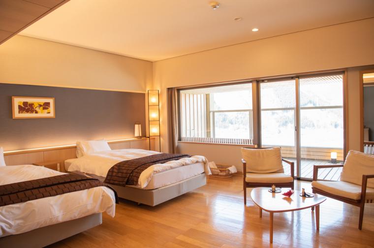 七色に変化する名湯を求め「鳴子ホテル」で過ごすしっとり温泉女子旅