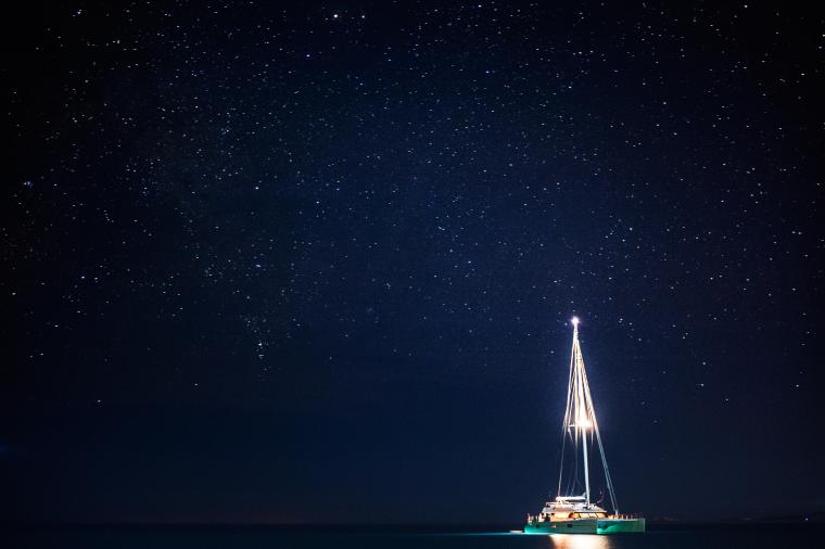 海上から沖縄の風情を感じる特別体験を