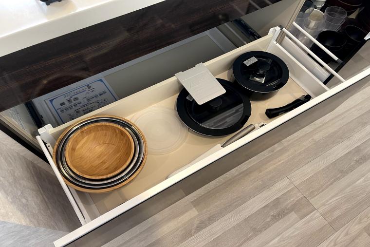 調理器具や食器も一通りライナップ