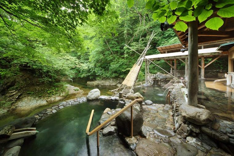 初夏の「広瀬川源流露天風呂」