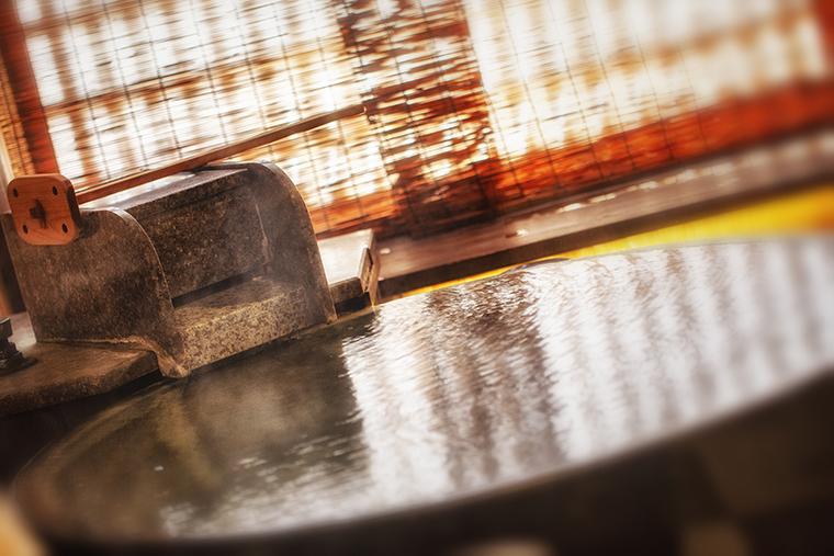 草津温泉で「暮らすように泊まる」モダンな素泊まり宿「源泉一乃湯」