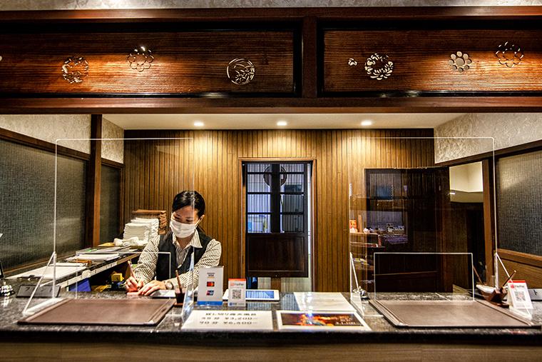 草津温泉で「暮らすように泊まる」モダンな素泊まり宿「源泉一乃湯」