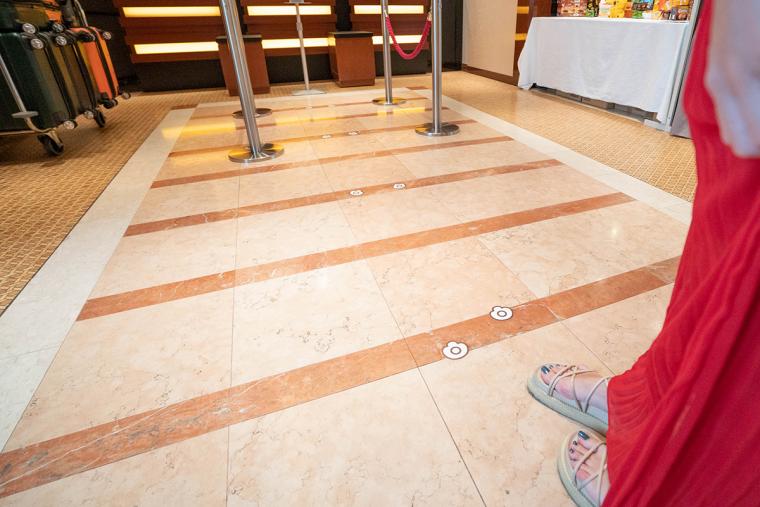 お菓子詰め放題や限定スイーツなど、コアラのマーチづくしの滞在を