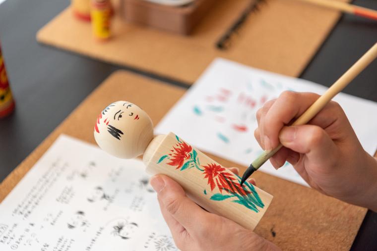 桜井こけし店　絵付け体験