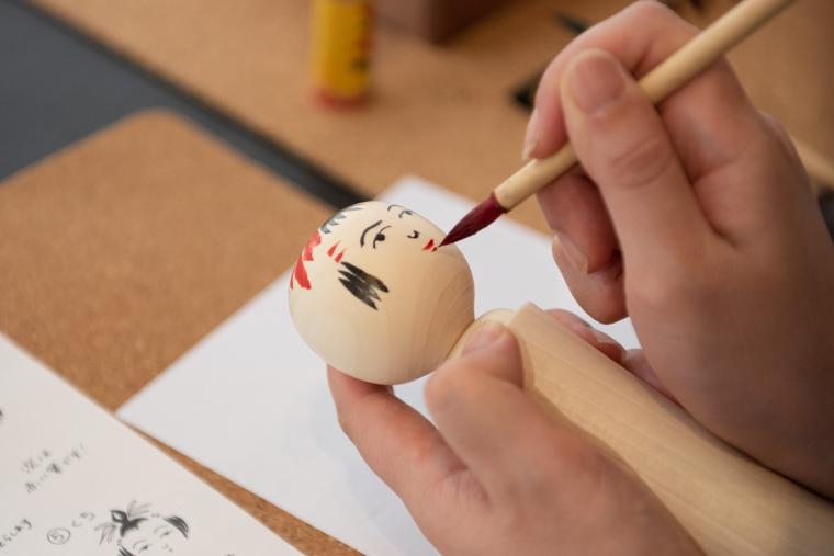 桜井こけし店　絵付け体験