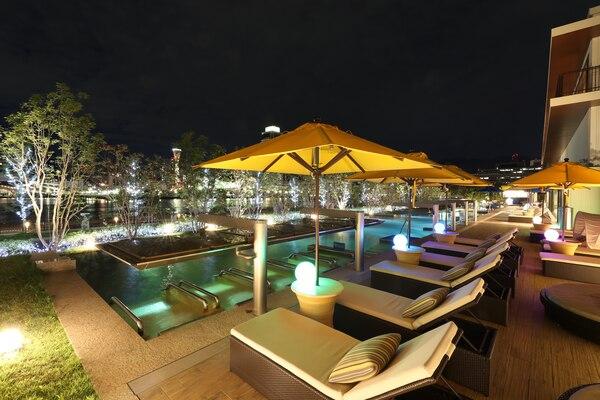 神戸みなと温泉 蓮 ナイトプール