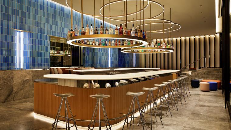 W大阪 プールバー