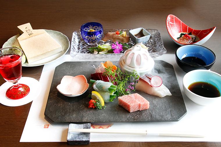 由布院温泉　朝霧のみえる宿　ゆふいん花由　夕食