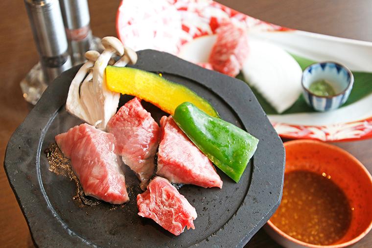 由布院温泉　朝霧のみえる宿　ゆふいん花由　夕食