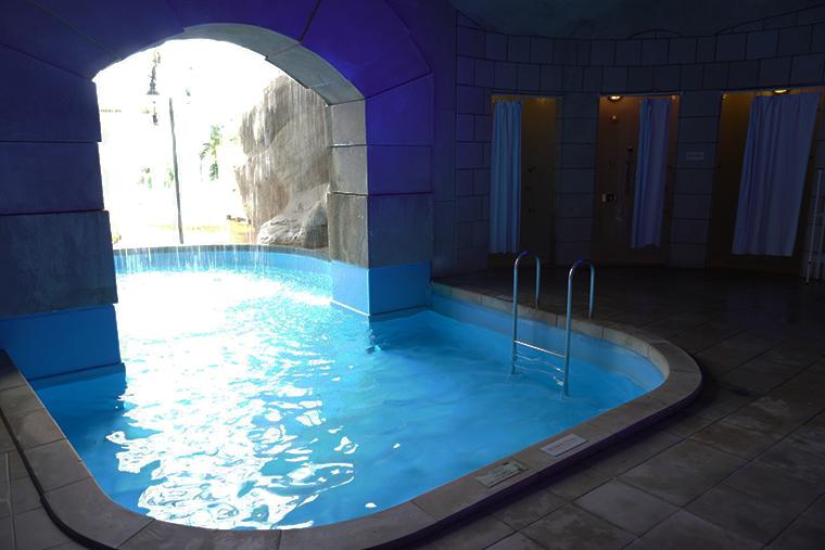 ハウステンボス　森のプール