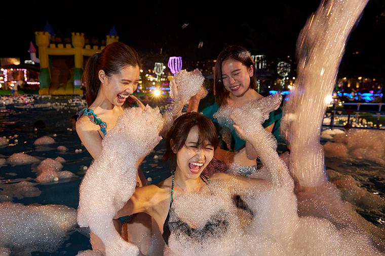ハウステンボス　ナイトプール　泡タイム
