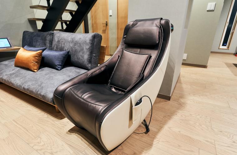 「Rakuten STAY VILLA 箱根仙石原」北館　客室　最新家電　マッサージチェア