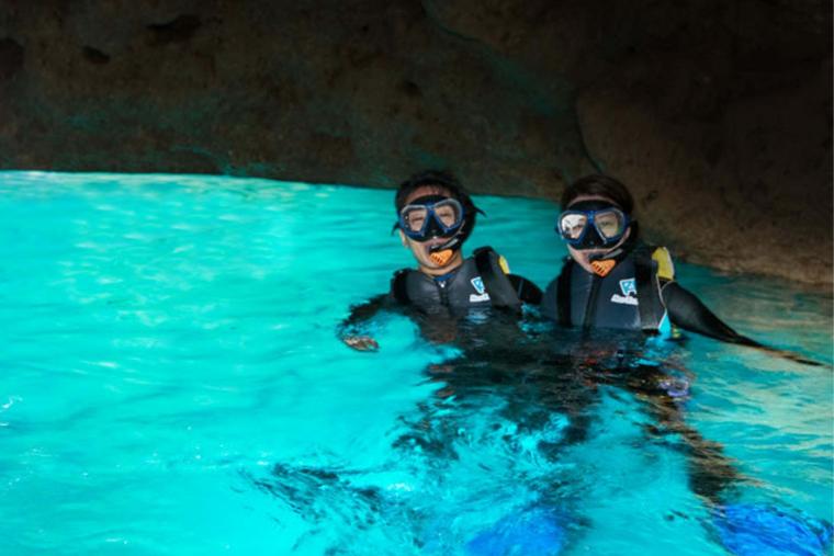 青の洞窟シュノーケリング