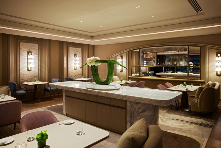 フォーシーズンズ丸の内 東京　セザン