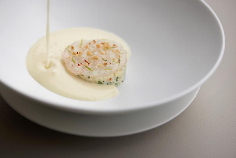 フォーシーズンズ丸の内 東京　セザン