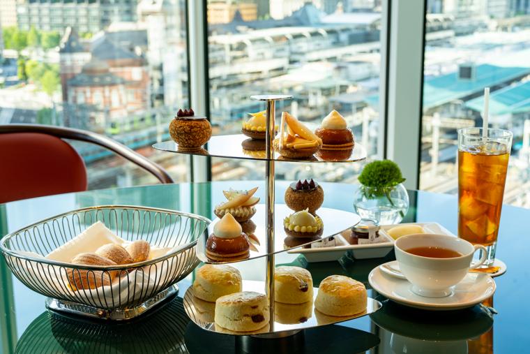 フォーシーズンズ丸の内 東京　アフタヌーンティー