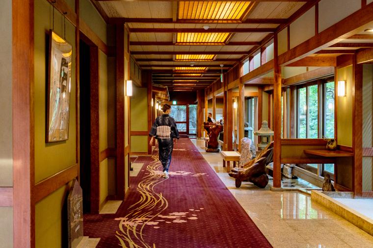 「石和温泉 銘石の宿 かげつ」で美しき日本庭園と温泉を堪能する旅へ