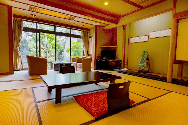 「石和温泉 銘石の宿 かげつ」で美しき日本庭園と温泉を堪能する旅へ