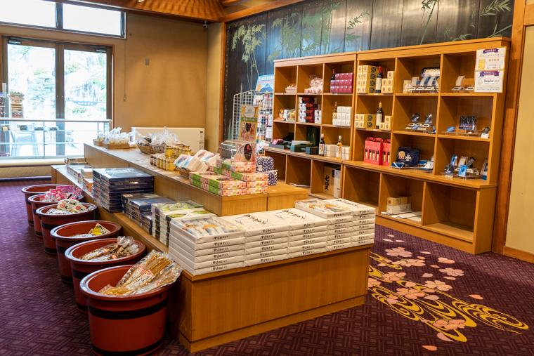 「石和温泉 銘石の宿 かげつ」で美しき日本庭園と温泉を堪能する旅へ