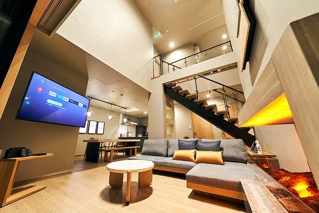 2021年7月開業！箱根で「客室半露天＆足湯」を貸切！源泉かけ流しのリゾートヴィラ