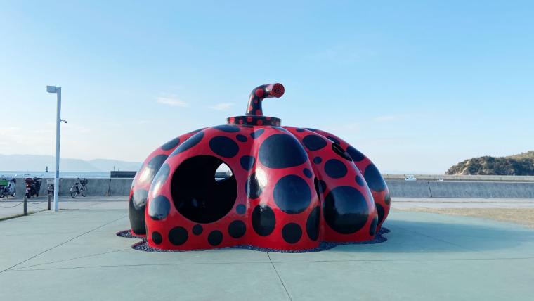 直島 赤かぼちゃ