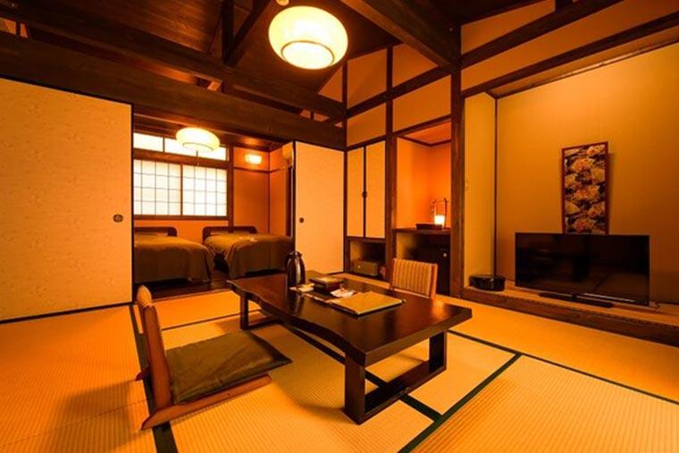 由布院温泉　ゆふいん　旅庵　和山豊