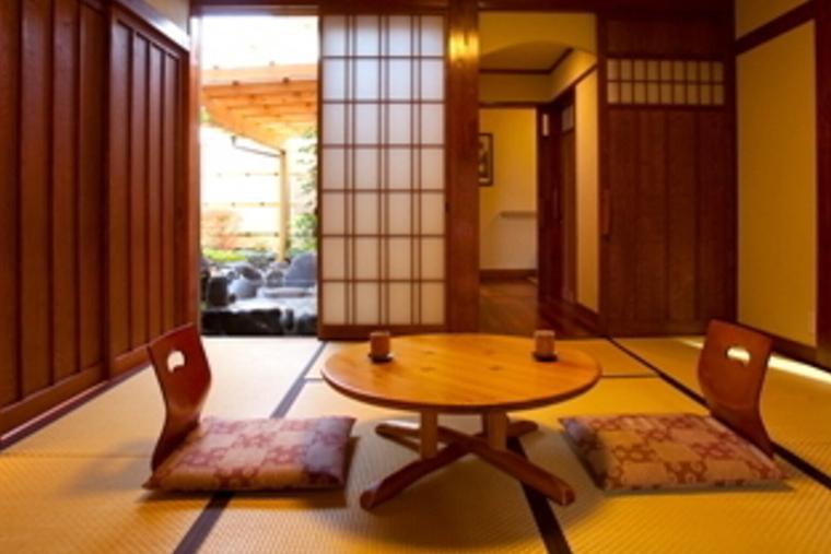 由布院温泉　全室露天付き離れ宿　御宿　さくら亭