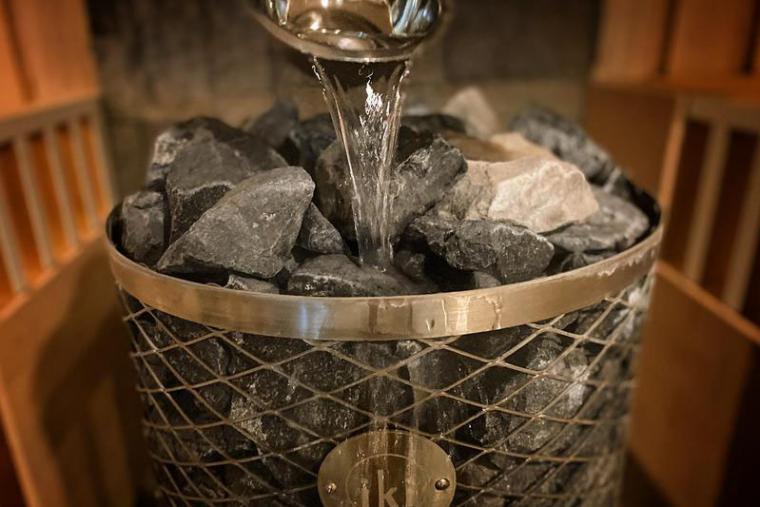 サウナ＆カプセル　AMZA（アムザ）