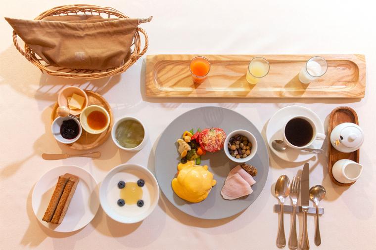 扉温泉 明神館 名物の「レモンミルク」も。1日を幸せにスタートできる朝食