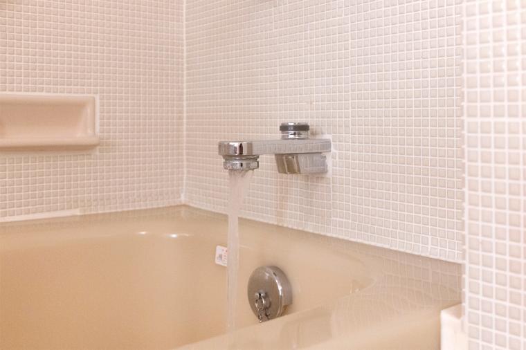 扉温泉 明神館 川の流れに耳を澄まして。客室「お鷹棟 洋室」