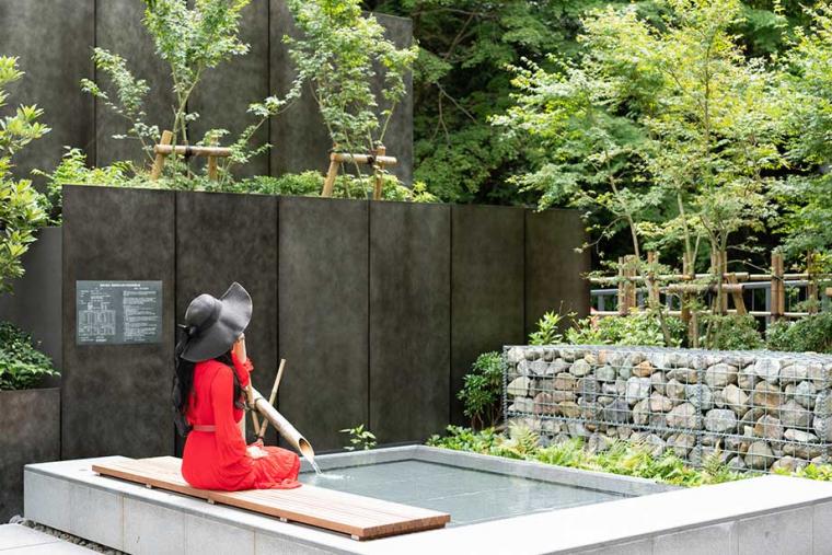 万葉公園 湯河原総湯 Books & Retreat