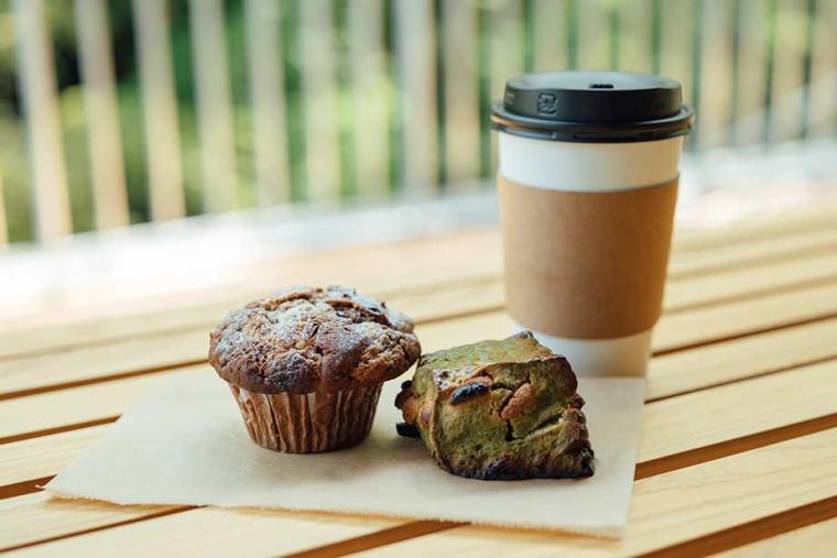 万葉公園 湯河原総湯 Books & Retreat