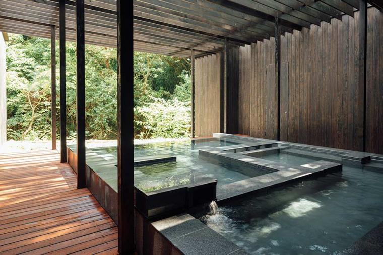 万葉公園 湯河原総湯 Books & Retreat