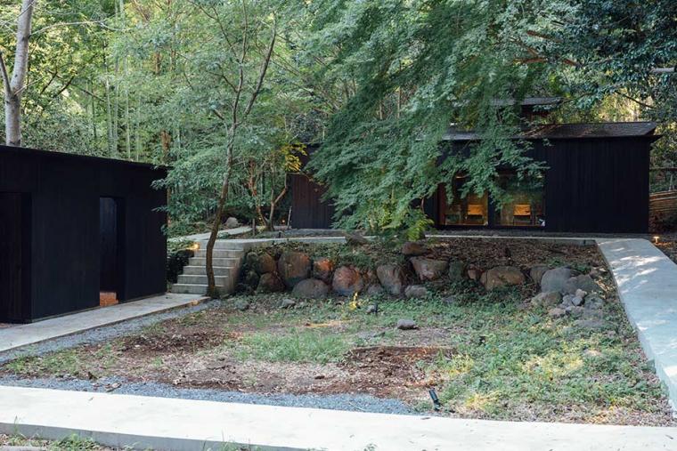 万葉公園 湯河原総湯 Books & Retreat