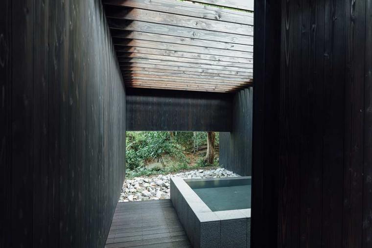 万葉公園 湯河原総湯 Books & Retreat