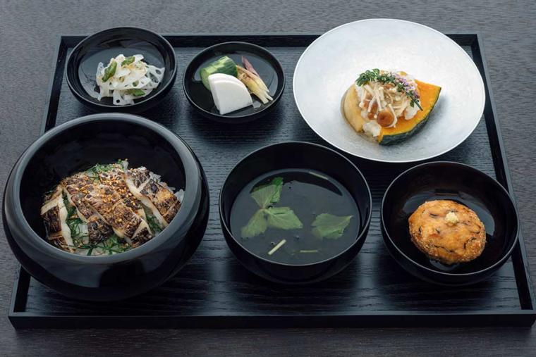 万葉公園 湯河原総湯 Books & Retreat