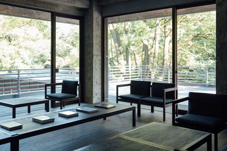 万葉公園 湯河原総湯 Books & Retreat