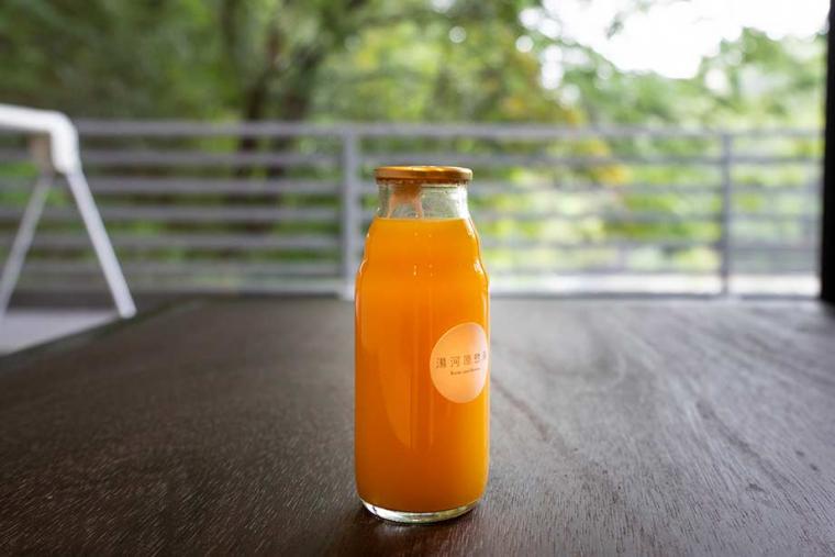 万葉公園 湯河原総湯 Books & Retreat