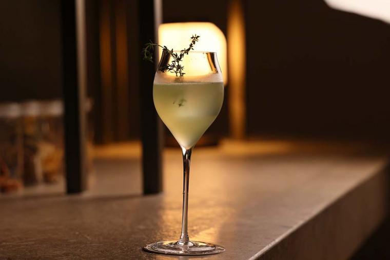 ゼンティス大阪 バー