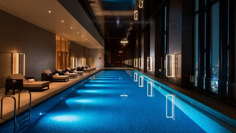 コンラッド大阪 プール