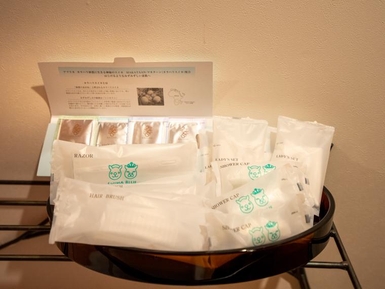 いよいよ、お待ちかねのドームテント格納キャビンへ！