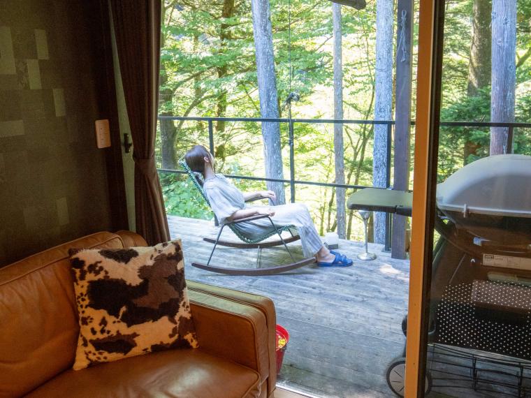 四万温泉の魅力を気軽に楽しめる「温泉グランピング・シマブルー」