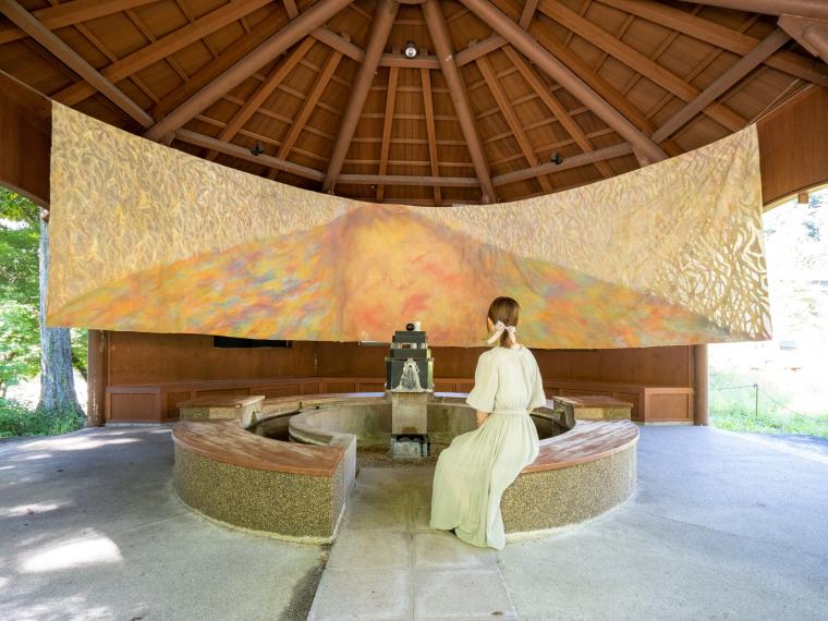 【DAY2】八角形の「ゆずりは杜の足湯」