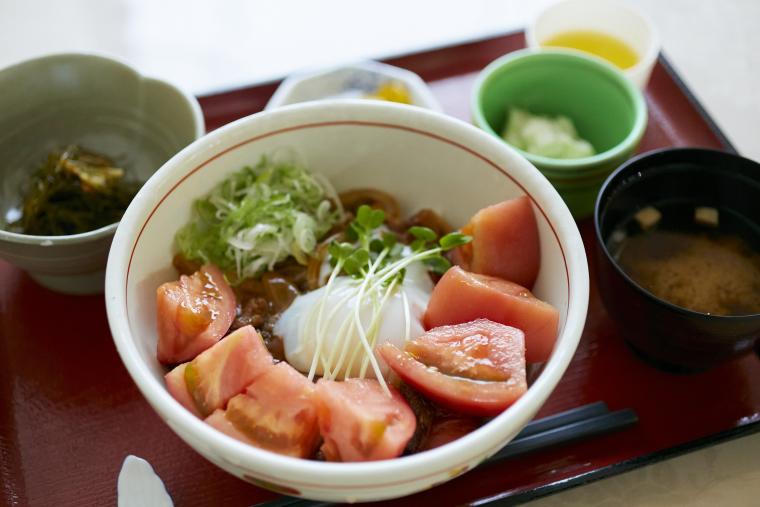 飛騨牛トマト丼