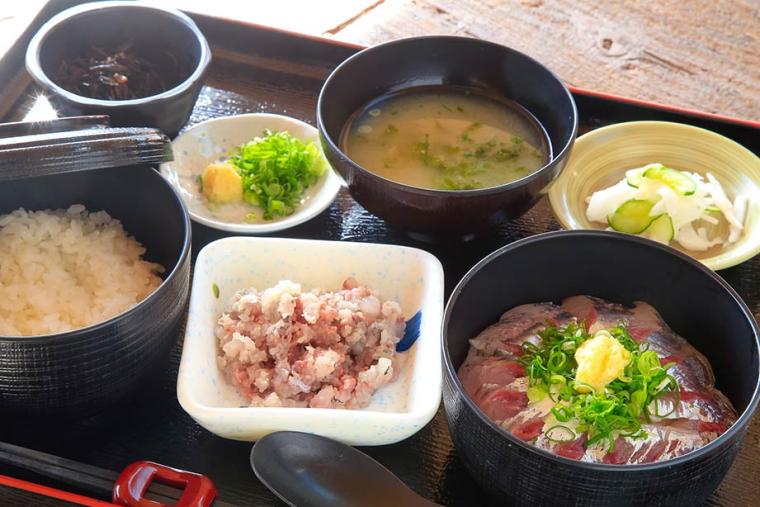 内浦漁協 いけすや