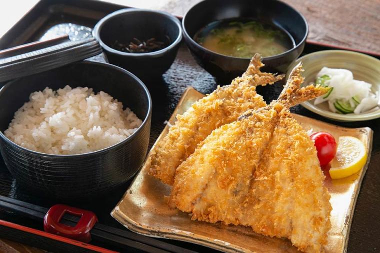 内浦漁協 いけすや