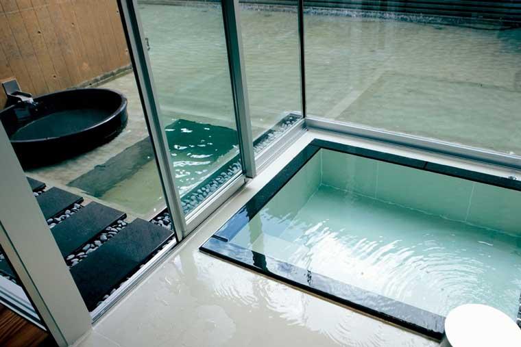 四季Ｙｕｚａｗａ　ＱＵＡＴＴＲＯ（クワトロ）