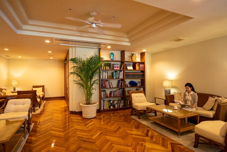 ザ・ナハテラス　クラブラウンジ　ライブラリー