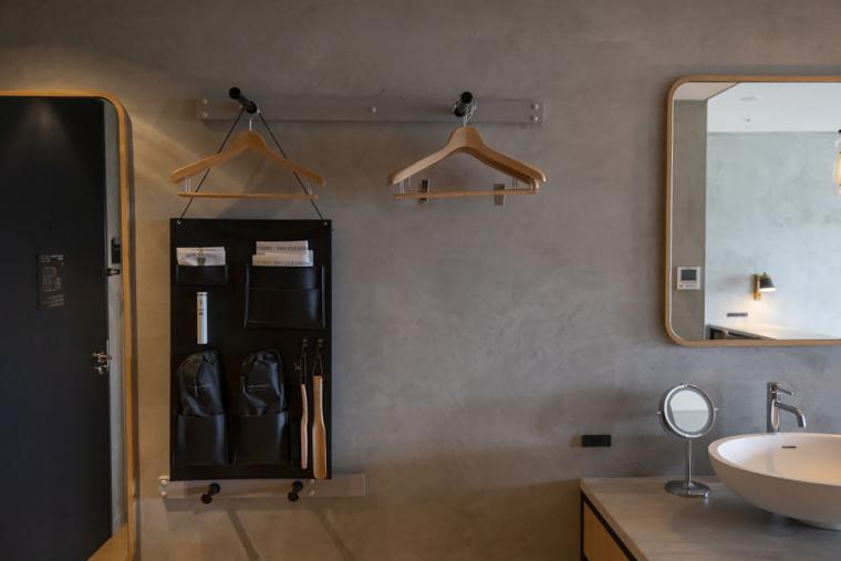 使いやすくコンパクトにまとめられたドレッサーや洗面台